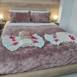 Sweet Home In Chanioporta
